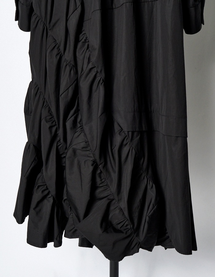 Typewriter Gathered Dress / black