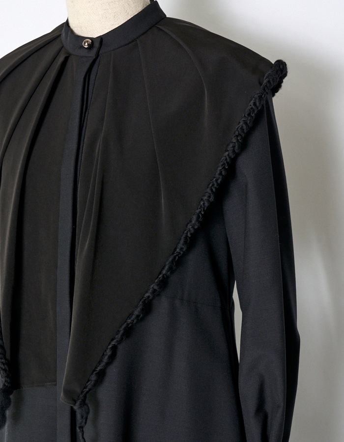 Bond Yarn Collar Dress / black