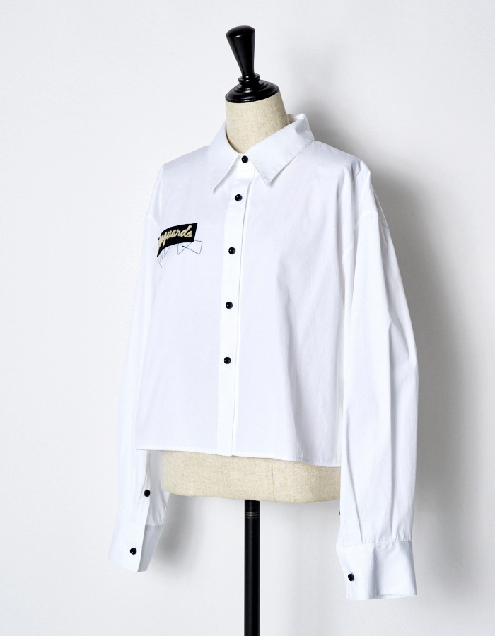 RUMCHE��VAN Embroidery Cropped Shirt / white