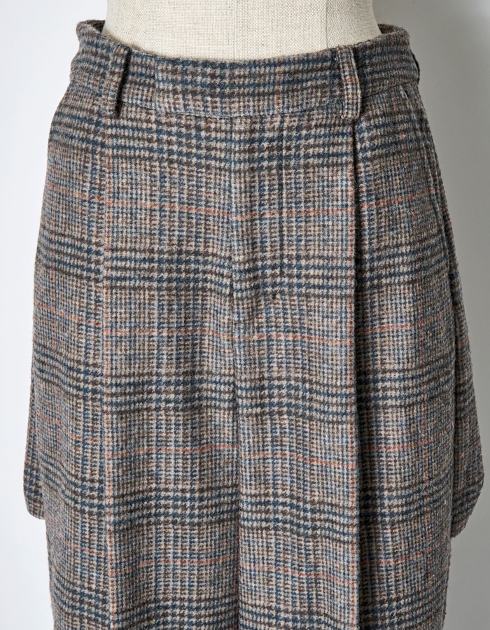 Curiosity Check Trousers / brown