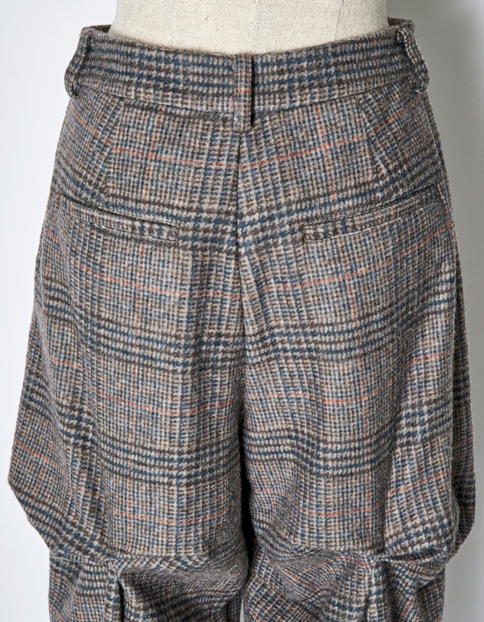 Curiosity Check Trousers / brown