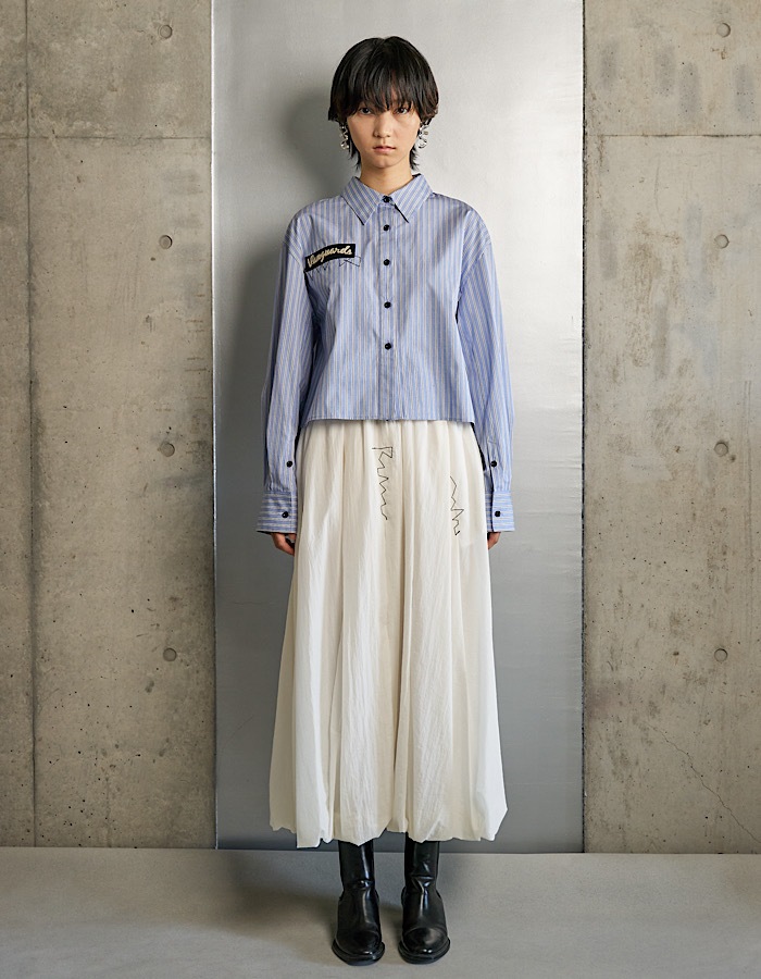 RUMCHE��VAN Embroidery Cropped Shirt / blue