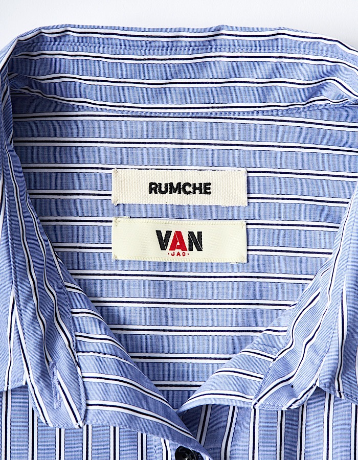 RUMCHE��VAN Embroidery Cropped Shirt / blue