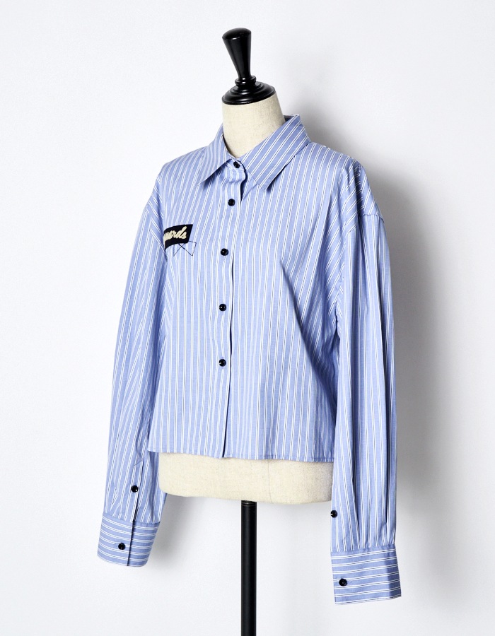 RUMCHE��VAN Embroidery Cropped Shirt / blue