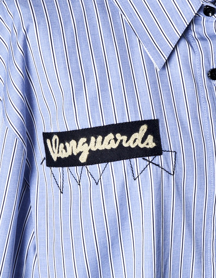 RUMCHE��VAN Embroidery Cropped Shirt / blue