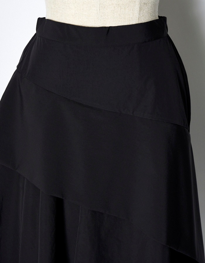 Asymmetry Flare Skirt / black | BOTTOMS,SKIRT | RUMCHE OFFICIAL 
