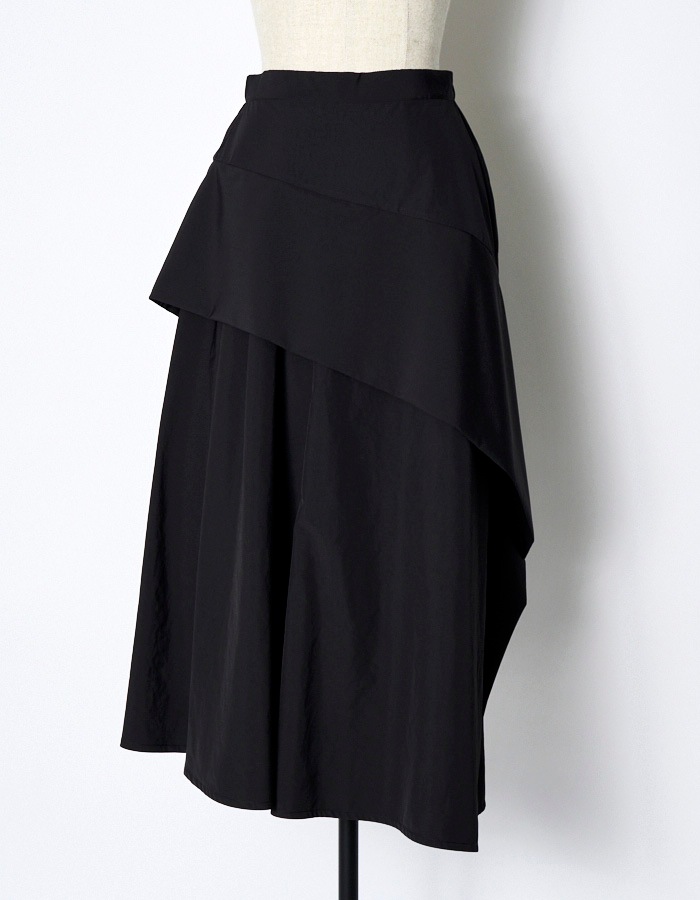 Asymmetry Flare Skirt / black | BOTTOMS,SKIRT | RUMCHE OFFICIAL 