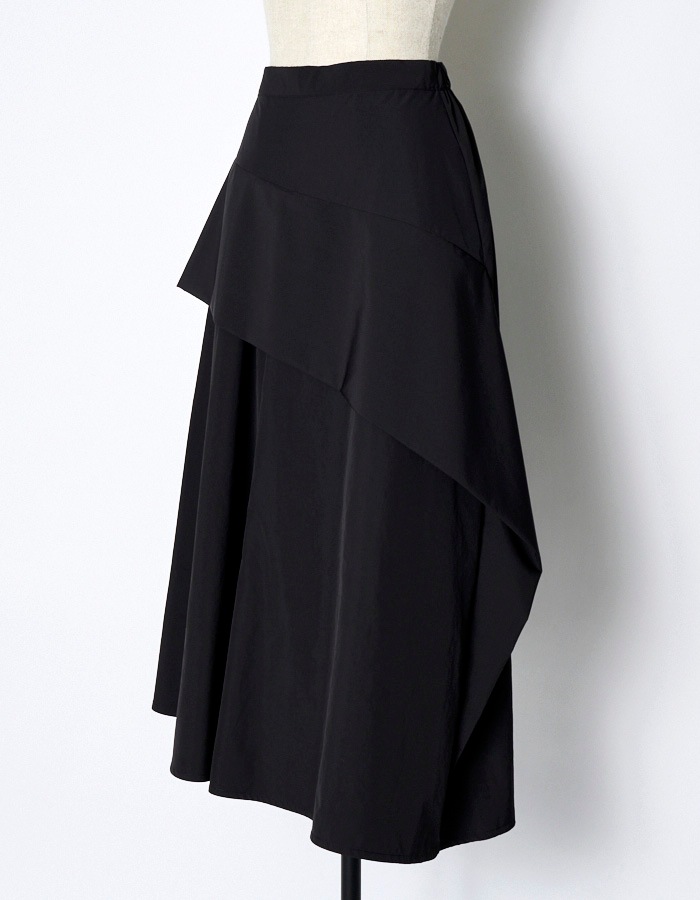 Asymmetry Flare Skirt / black