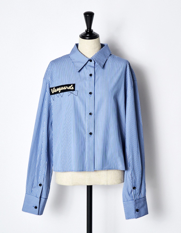 RUMCHE��VAN Embroidery Cropped Shirt / navy