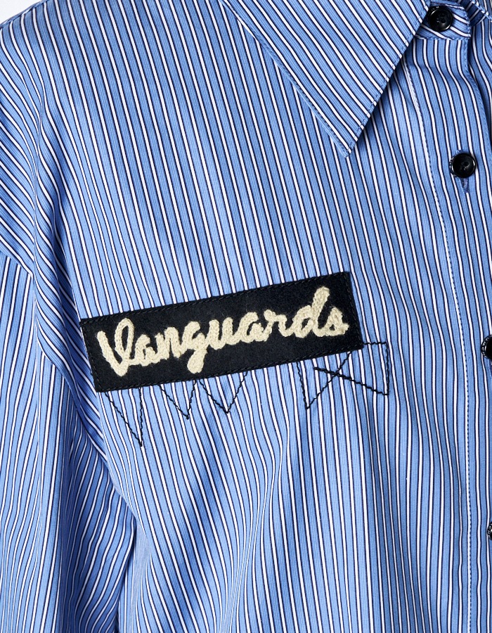 RUMCHE��VAN Embroidery Cropped Shirt / navy