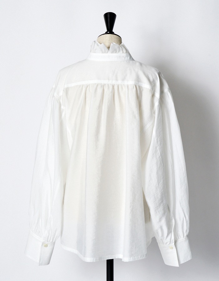 Half Moon Ruffle Blouse / off white