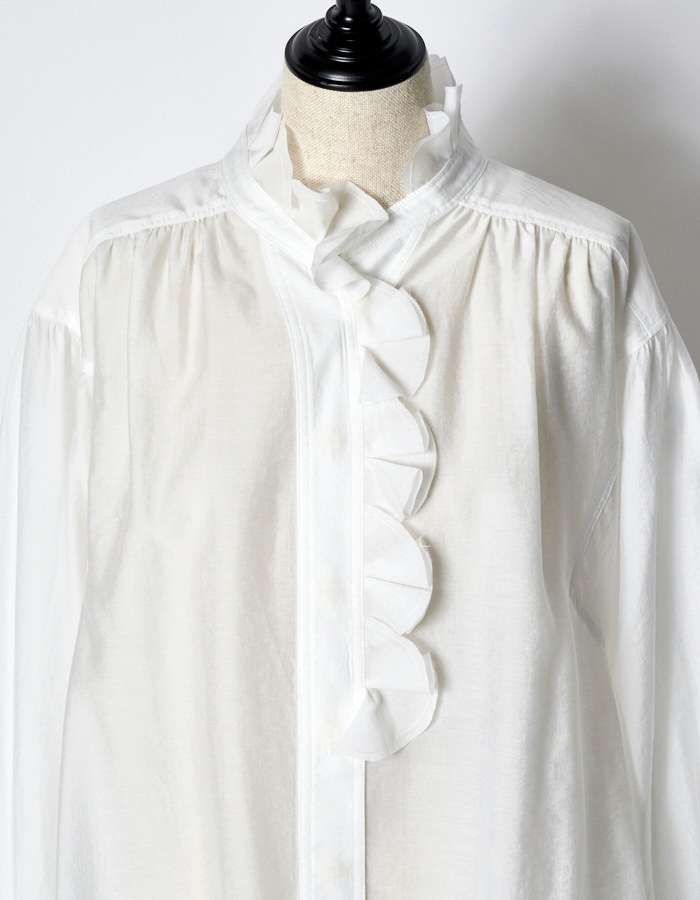Half Moon Ruffle Blouse / off white