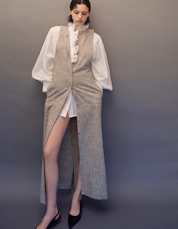 Half Moon Ruffle Blouse / off white | TOPS,BLOUSE | RUMCHE