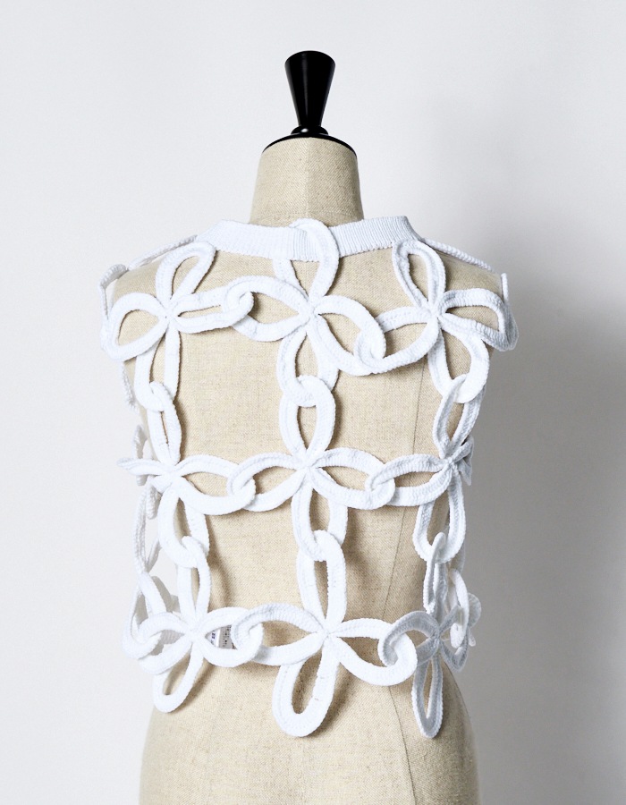 もっち⭐︎RUMCHE Bond Yarn Vest ブラック　ホワイト もっち⭐︎様専用RUMCHE Bond Yarn Vest ブラック ホワイト - メルカリ