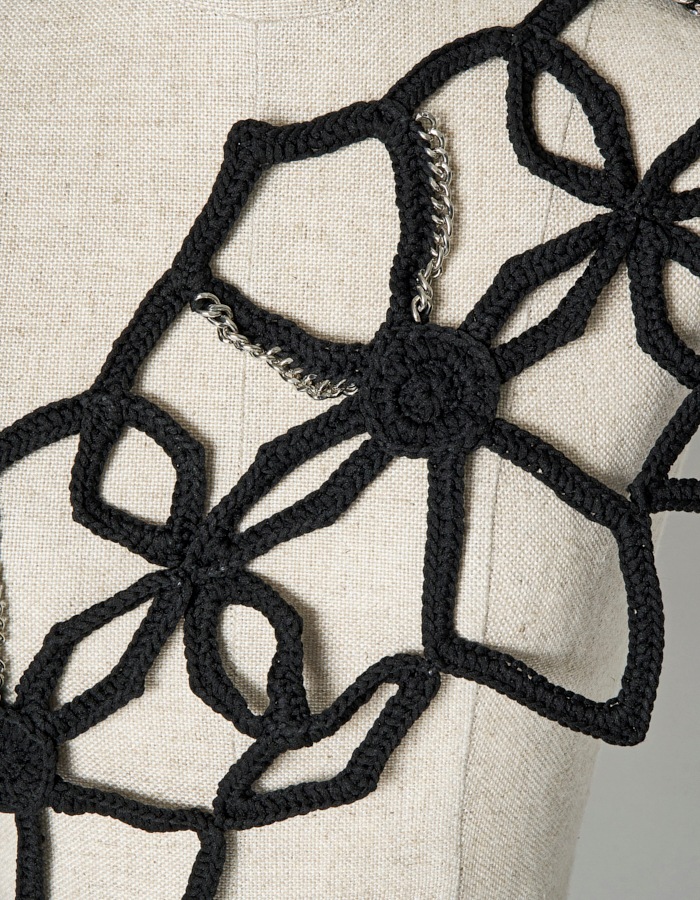 Snowflake Bond Yarn Belt / black
