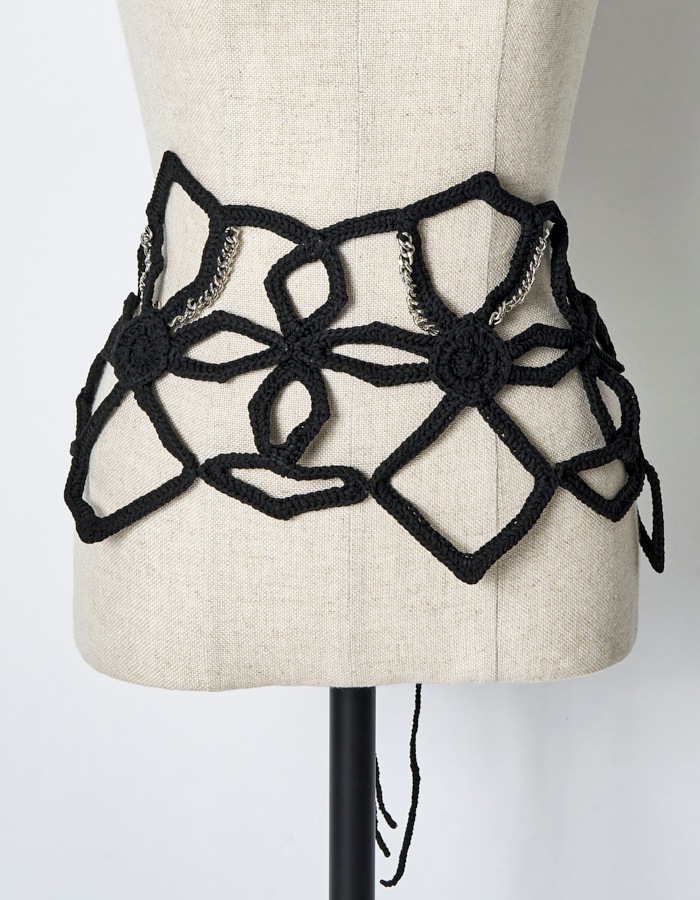 Snowflake Bond Yarn Belt / black