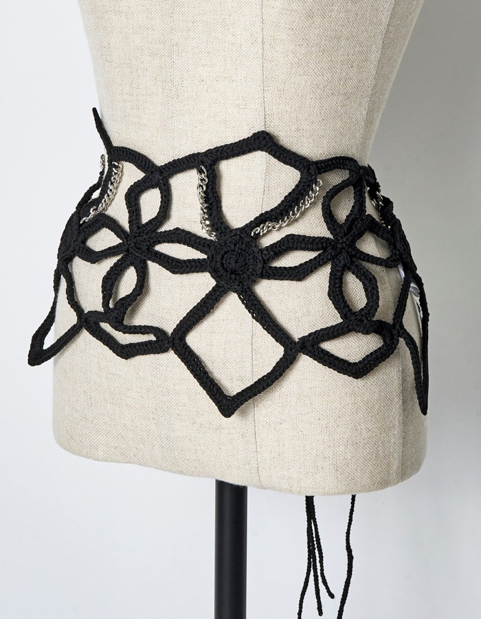 Snowflake Bond Yarn Belt / black