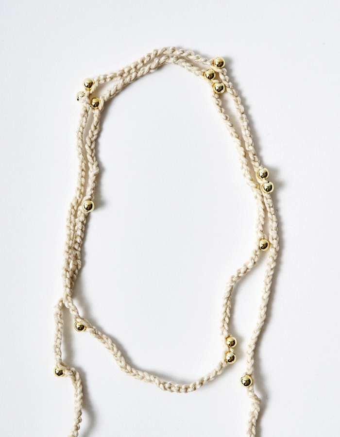 Bond Yarn Beads Choker / beige