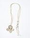 Flower Bond Yarn Choker / beige