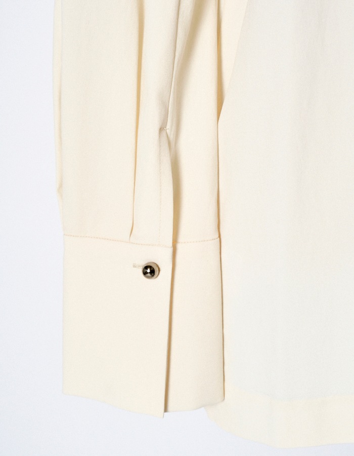 Bond Yarn Collar Blouse / off white