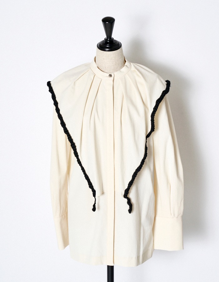 Bond Yarn Collar Blouse / off white