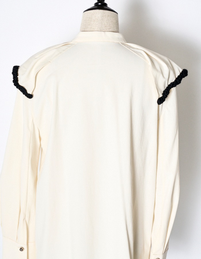 Bond Yarn Collar Blouse / off white
