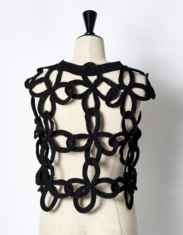 もっち⭐︎RUMCHE Bond Yarn Vest ブラック　ホワイト もっち⭐︎様専用RUMCHE Bond Yarn Vest ブラック ホワイト