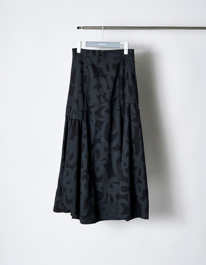"Chain Flower" Print Skirt / black