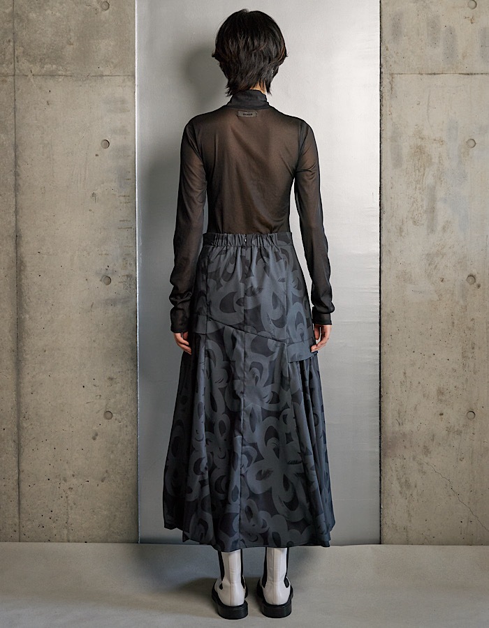 "Chain Flower" Print Skirt / black