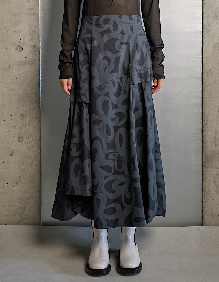 "Chain Flower" Print Skirt / black