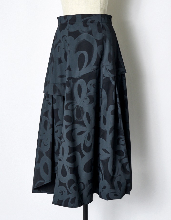 "Chain Flower" Print Skirt / black