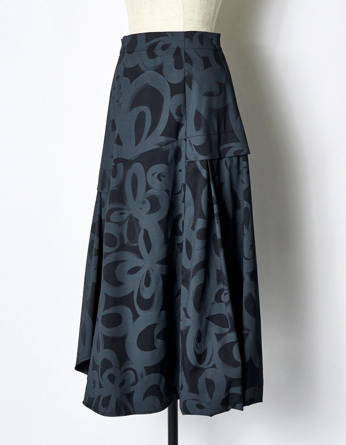 "Chain Flower" Print Skirt / black