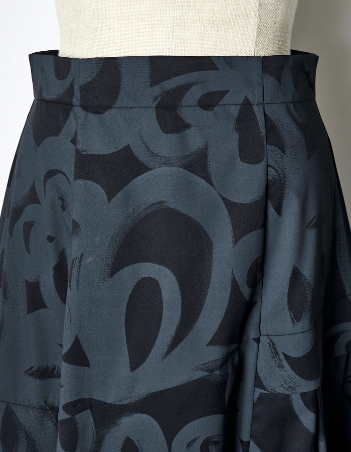"Chain Flower" Print Skirt / black