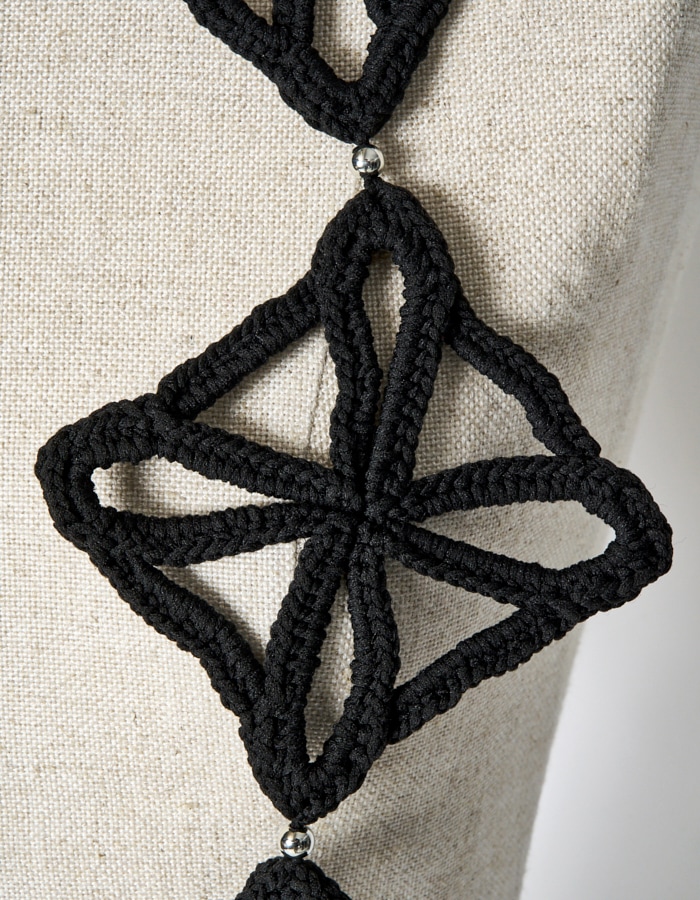 Leaf Bond Yarn Belt / black