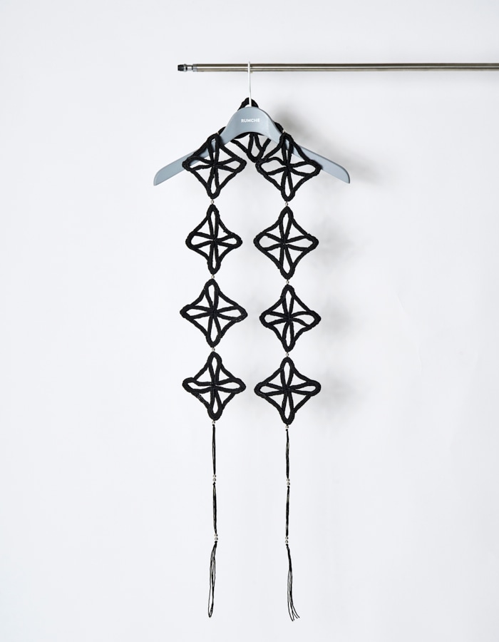 Leaf Bond Yarn Belt / black