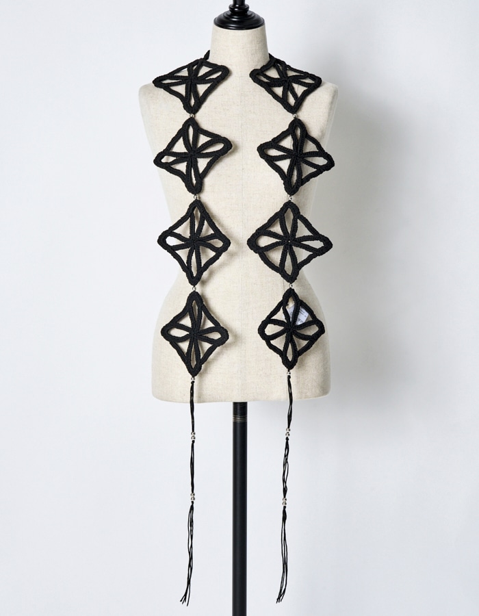 Leaf Bond Yarn Belt / black