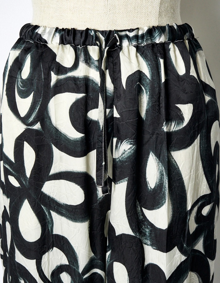 "Chain Flower" Print Trousers / white