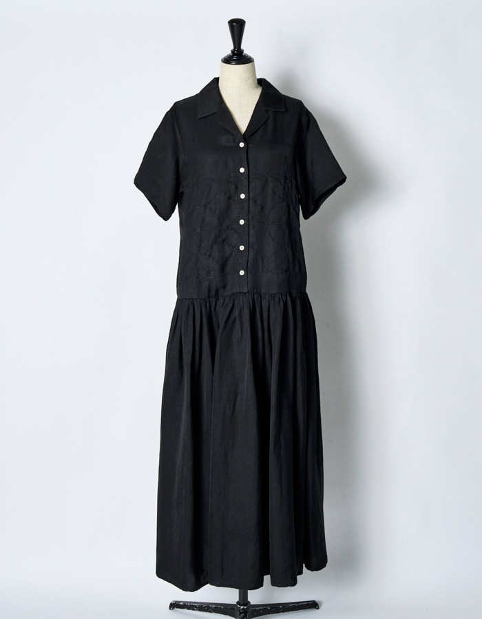 Tapa Pattern Embroidery Dress / black