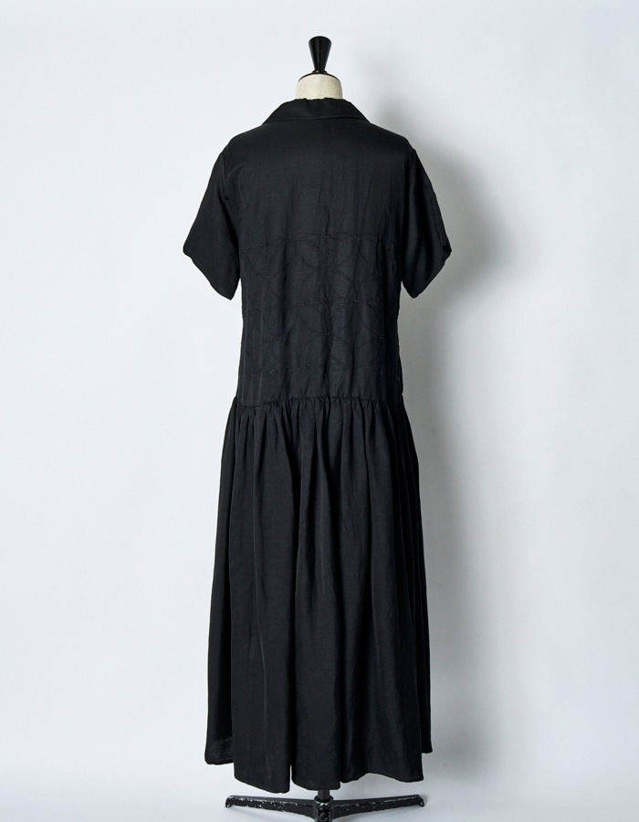 Tapa Pattern Embroidery Dress / black