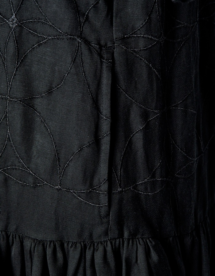Tapa Pattern Embroidery Dress / black
