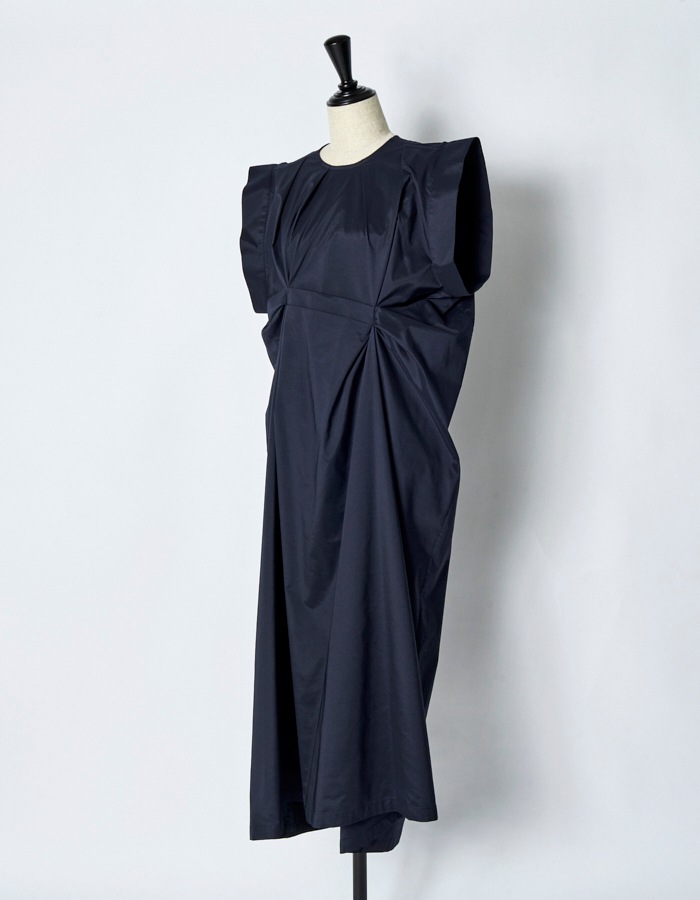 Layered Tuck Dress / navy