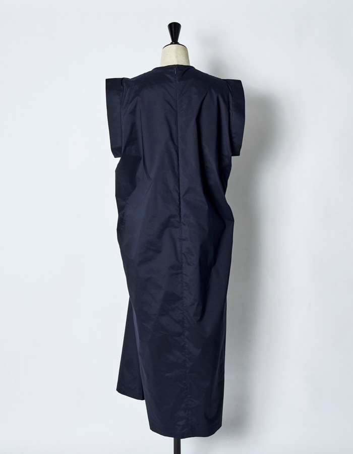 Layered Tuck Dress / navy