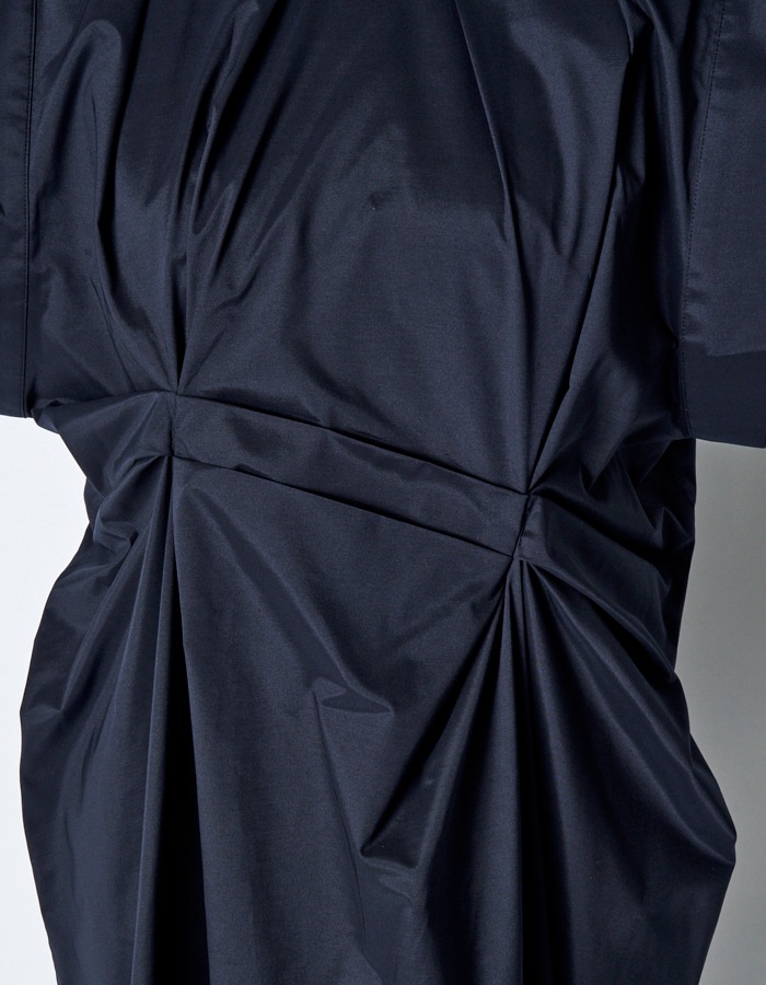 Layered Tuck Dress / navy