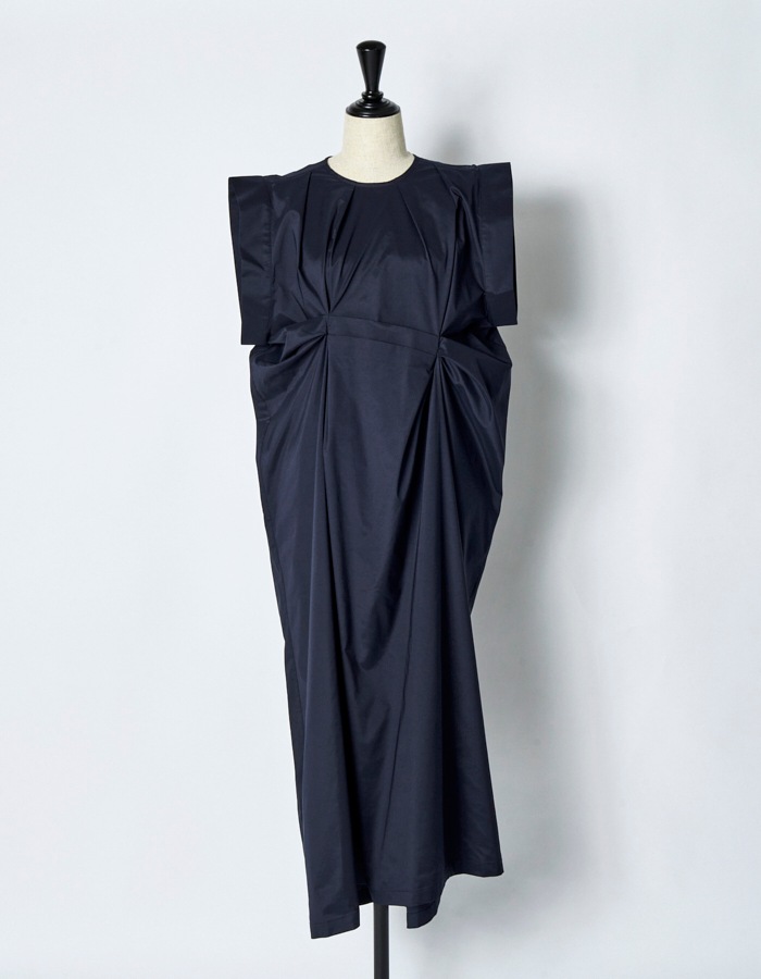 Layered Tuck Dress / navy
