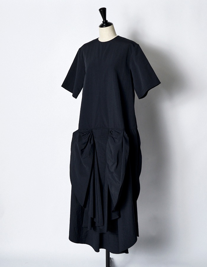 Sun & Moon Ruffle Dress / black