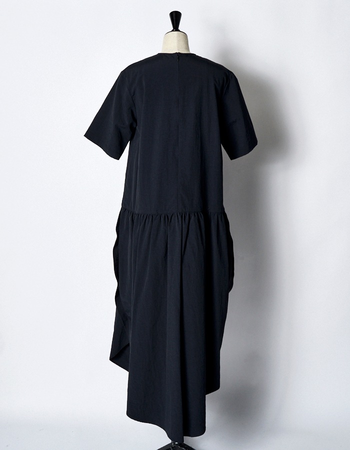 Sun & Moon Ruffle Dress / black