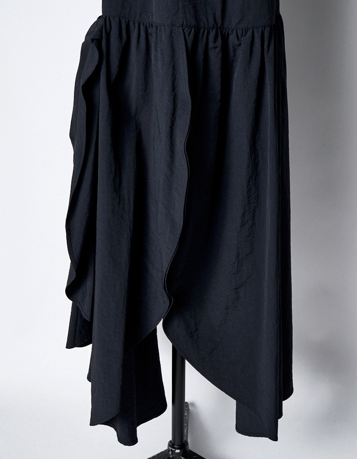 Sun & Moon Ruffle Dress / black