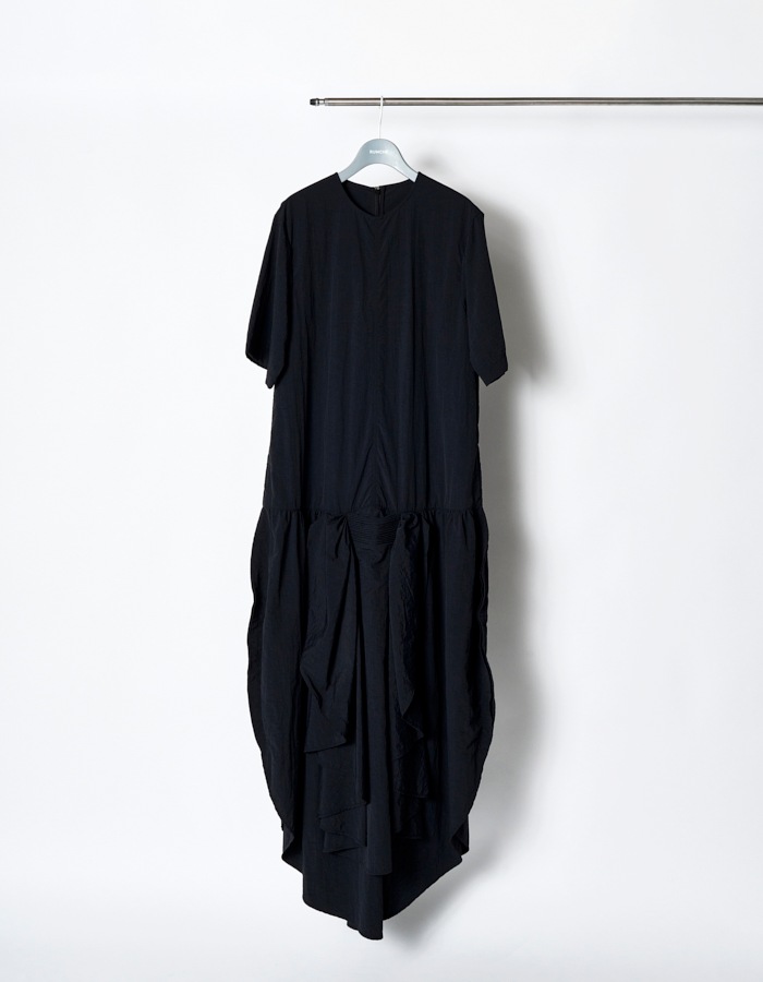 Sun & Moon Ruffle Dress / black