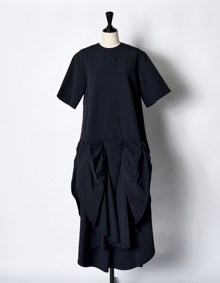 Sun & Moon Ruffle Dress / black