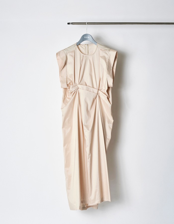 Layered Tuck Dress / beige